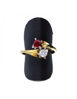 Anillo con rubie y brillantre de oro 18 kl
