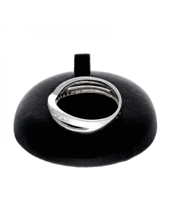Anillo con zirconitas en diagonal oro blanco 18kl