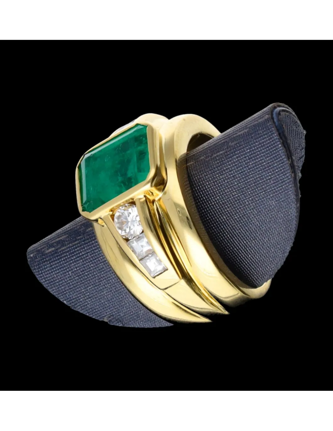 Anillo de oro 18 kl con esmeralda con diamantes