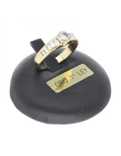 Anillo de oro amarillo 18 K con diseño y brillantes