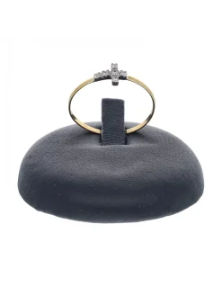 Anillo de oro amarillo 18 Kl con diseño de cruz y zircones
