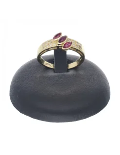 Anillo de oro amarillo 18 K con diseño y piedras sintéticas