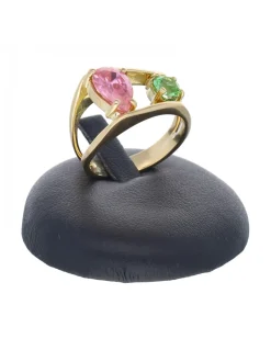 Anillo de oro amarillo 18 Kl con diseño y piedras sintéticas