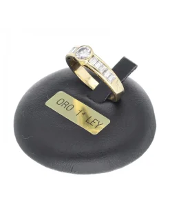 Anillo de oro amarillo 18 K con diseño y brillantes