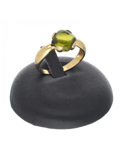 Anillo de oro amarillo con diseño y piedra sintética
