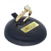 Anillo de oro amarillo 18K con diseño y brillantes
