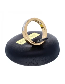 Anillo de oro amarillo 18K con diseño y brillantes