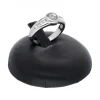 Anillo de oro blanco 18 Kl con diseño y brillantes circundantes