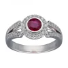 Anillo de Oro blanco 18K con diseño Rubí y Brillantes