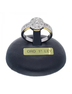 Anillo de oro blanco 18K con diseño y brillantes