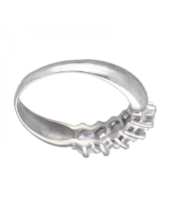 Anillo de Oro blanco 18K con diseño y Circonitas