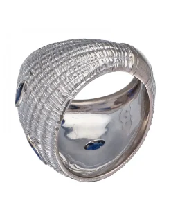 Anillo de Oro blanco 18K con diseño y Piedras Sintéticas azules