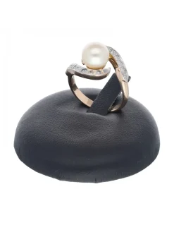 Anillo de oro rosado 18 Kl con diseño brillantes y perla