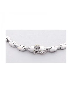 Collar de Oro blanco con diseño semirrígido, Brillantes y Esmeraldas