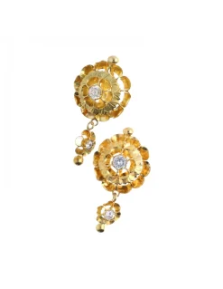 Pendientes de Oro amarillo 18K con diseño y Circonitas