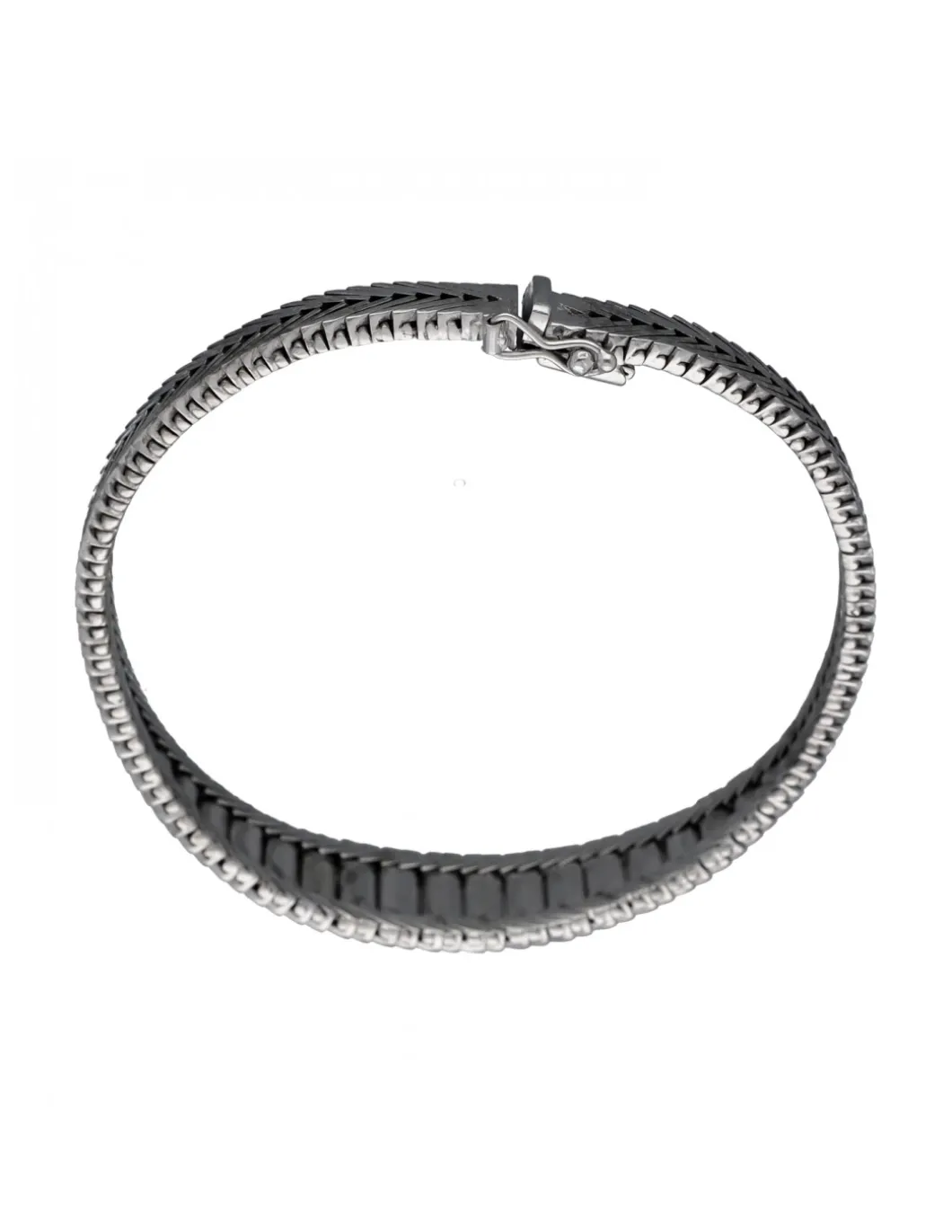 Pulsera de Oro blanco con diseño semirrígido y nueve Brillantes